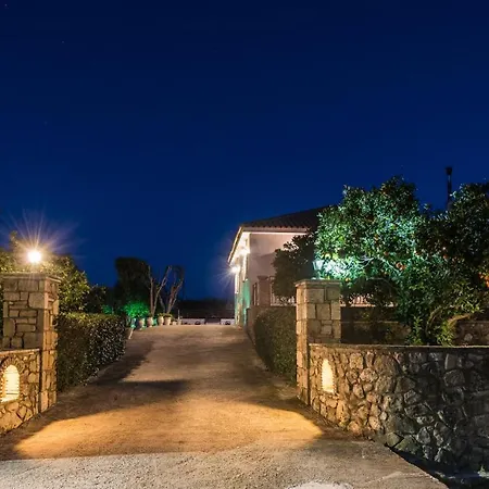Kanelos Garden House