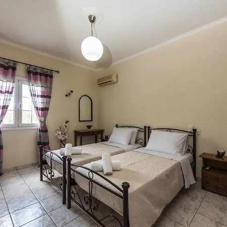 Kanelos Garden House *